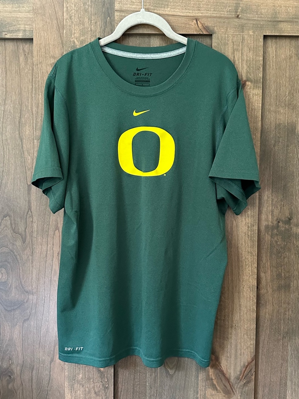 Nike Men’s Dri-Fit Oregon Ducks T-shirt